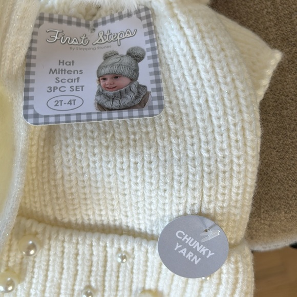 NWT Hat mitten scarf set for 2T-4T color white/ivory. - Picture 5 of 5